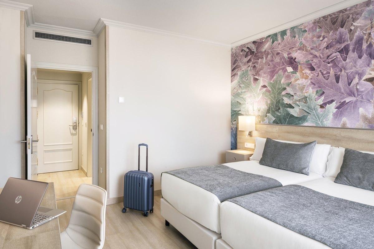 Salles Ciutat Del Prat Barcelona Airport El Prat de Llobregat Bagian luar foto