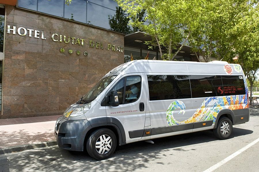 Salles Ciutat Del Prat Barcelona Airport El Prat de Llobregat Bagian luar foto